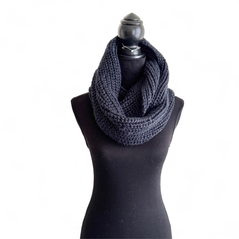 Vintage Abercrombie & Fitch Chunky Knit Infinity Scarf – Navy – NWT